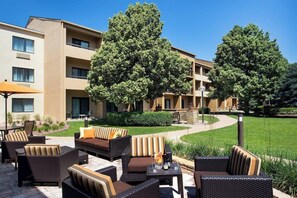Terrace/patio - Courtyard by Marriott Denver Central Park (Denver)
