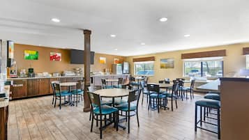 Desayuno continental gratuito y diario