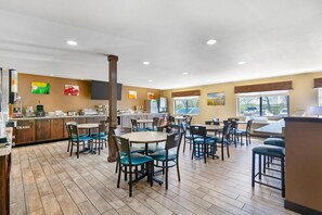 Café da manhã continental grátis todos os dias