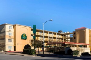 Exterior - La Quinta Inn by Wyndham Austin Capitol / Downtown (Austin)
