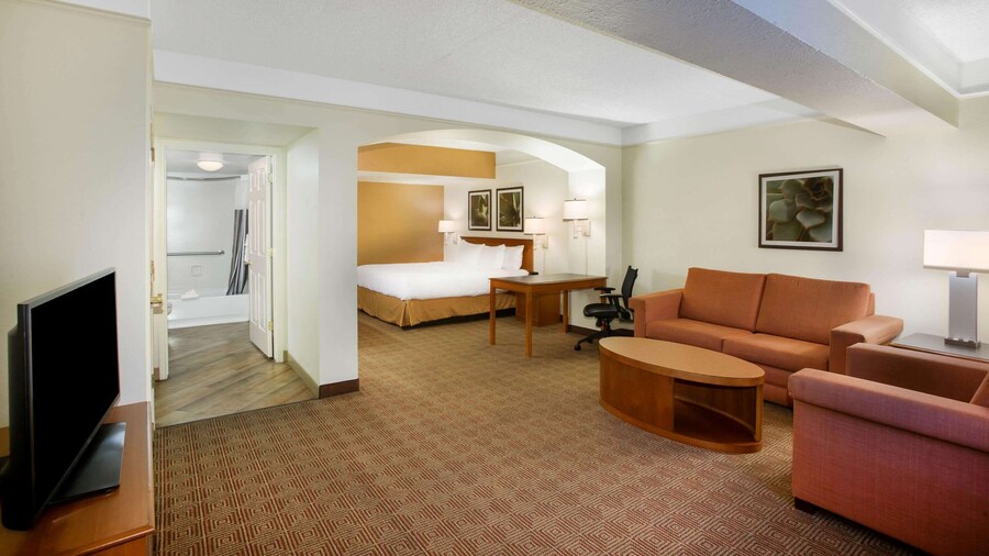 La Quinta Inn by Wyndham Austin Capitol / Downtown