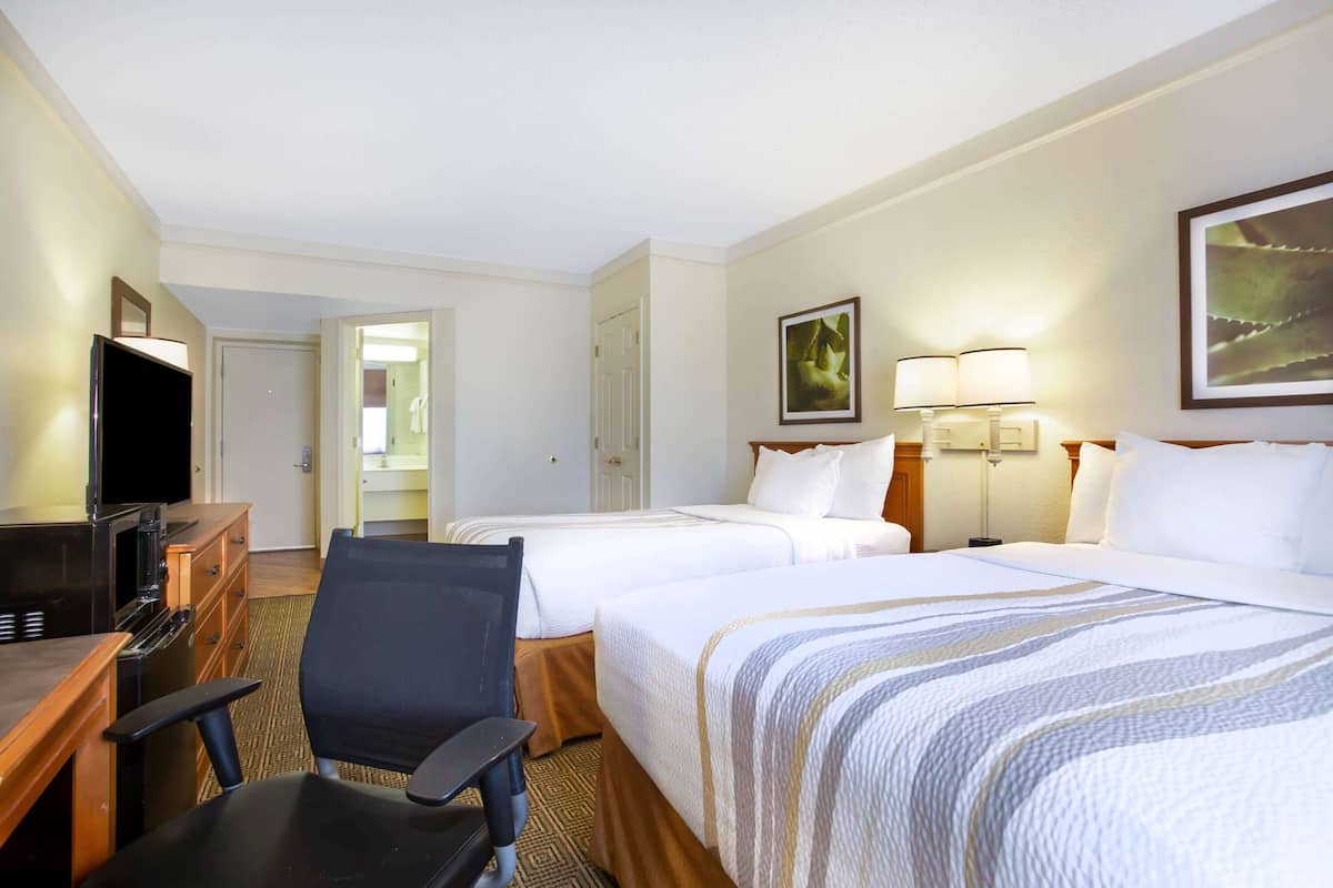 Deluxe Room, 2 Double Beds, Non Smoking