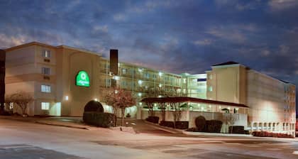 La Quinta Inn by Wyndham Austin Capitol / Downtown