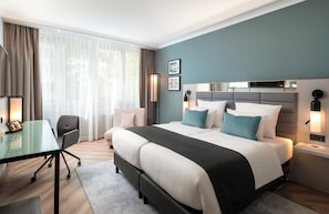 Deluxe-Doppelzimmer | Allergikerbettwaren, Minibar, Zimmersafe, Schreibtisch
