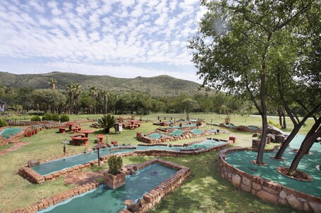Mini-golf