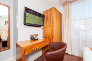 Egyptian cotton sheets, premium bedding, in-room safe - Nottingham City Centre by Sunday (Nottingham)