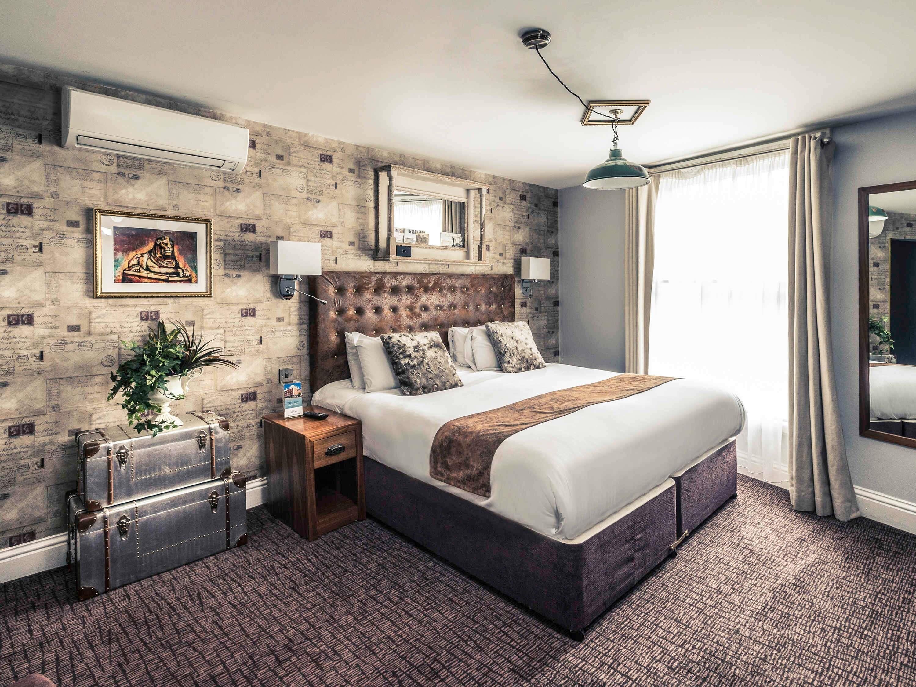 Egyptian cotton sheets, premium bedding, in-room safe