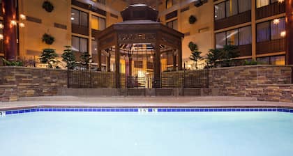 Holiday Inn Bloomington Airport South Mall Area by IHG