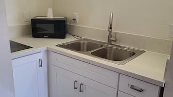 Kitchenette Room | Cocina privada | Productos de limpieza ecológicos