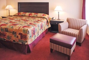 Kamar Standar, 1 Tempat Tidur King, Bebas Asap Rokok | Brankas, meja kerja, setrika/meja setrika, dan seprai linen