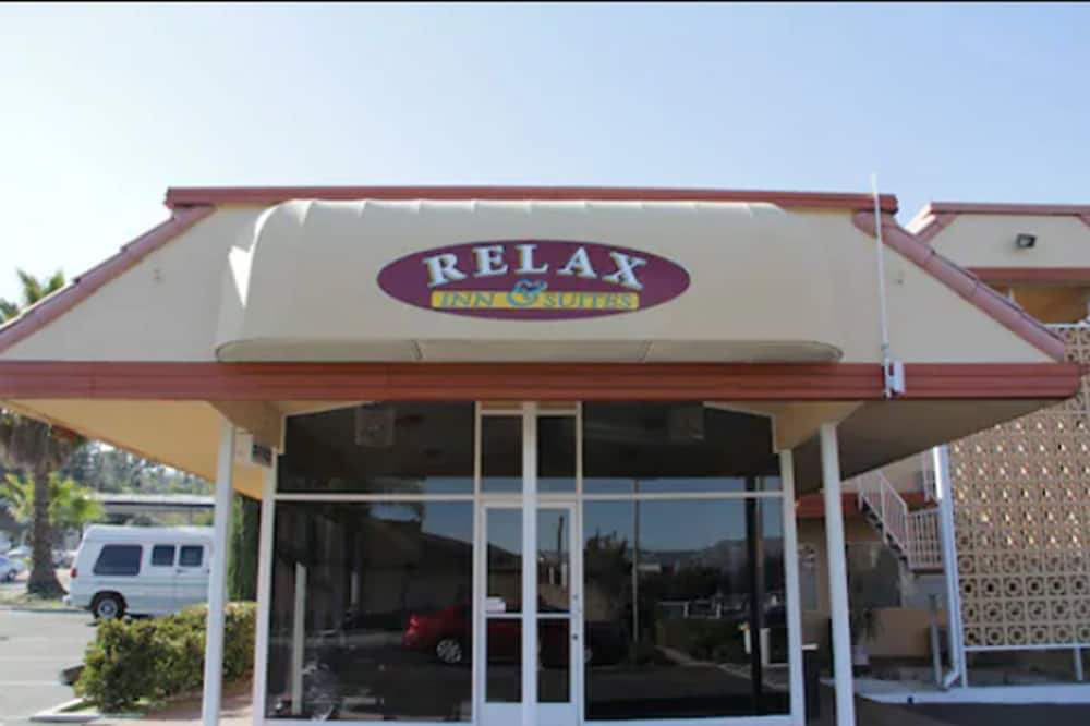 Relax Inn And Suites