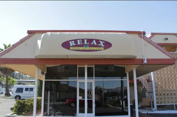 Front of property - Relax Inn And Suites (El Cajon)
