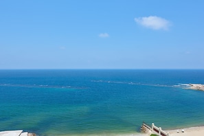 Room, 2 Twin Beds, Smoking, Sea View (Balcony) | 1 bedroom, minibar, in-room safe, desk