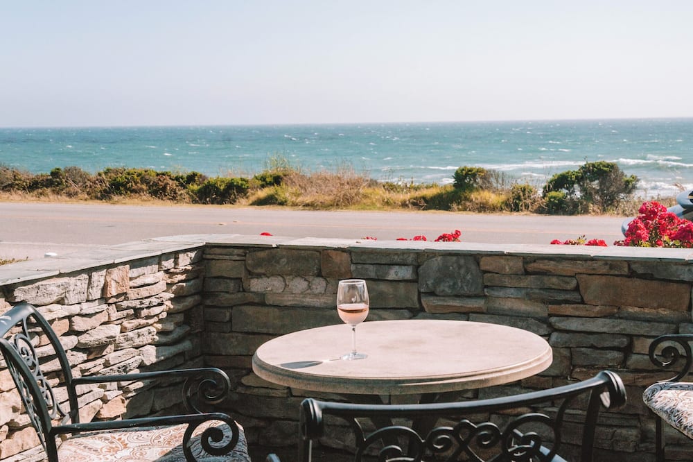 Fireside Inn on Moonstone Beach