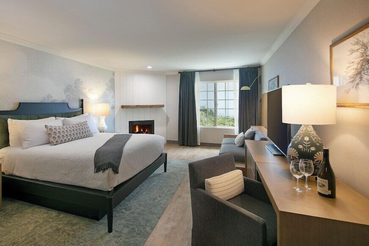 Premium bedding, desk, iron/ironing board (on request), free WiFi