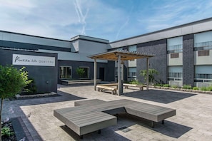 Exterior - Quattro Hotel & Conf. Centre, an Ascend Collection Hotel (Sault Ste. Marie)