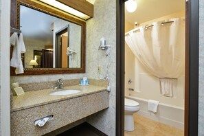 Standard Room, 2 Queen Beds | Bathroom