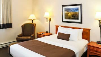 Premium bedding, in-room safe, desk, laptop workspace