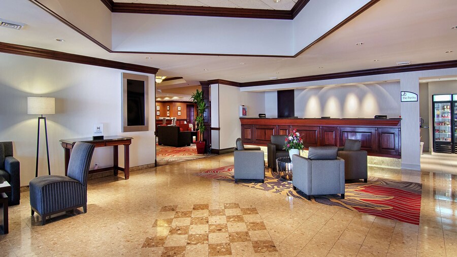 DoubleTree by Hilton Lisle Naperville