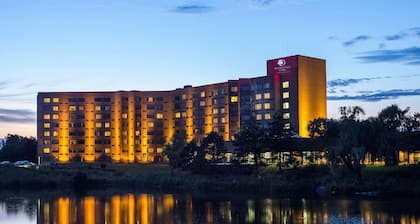 DoubleTree by Hilton Lisle Naperville