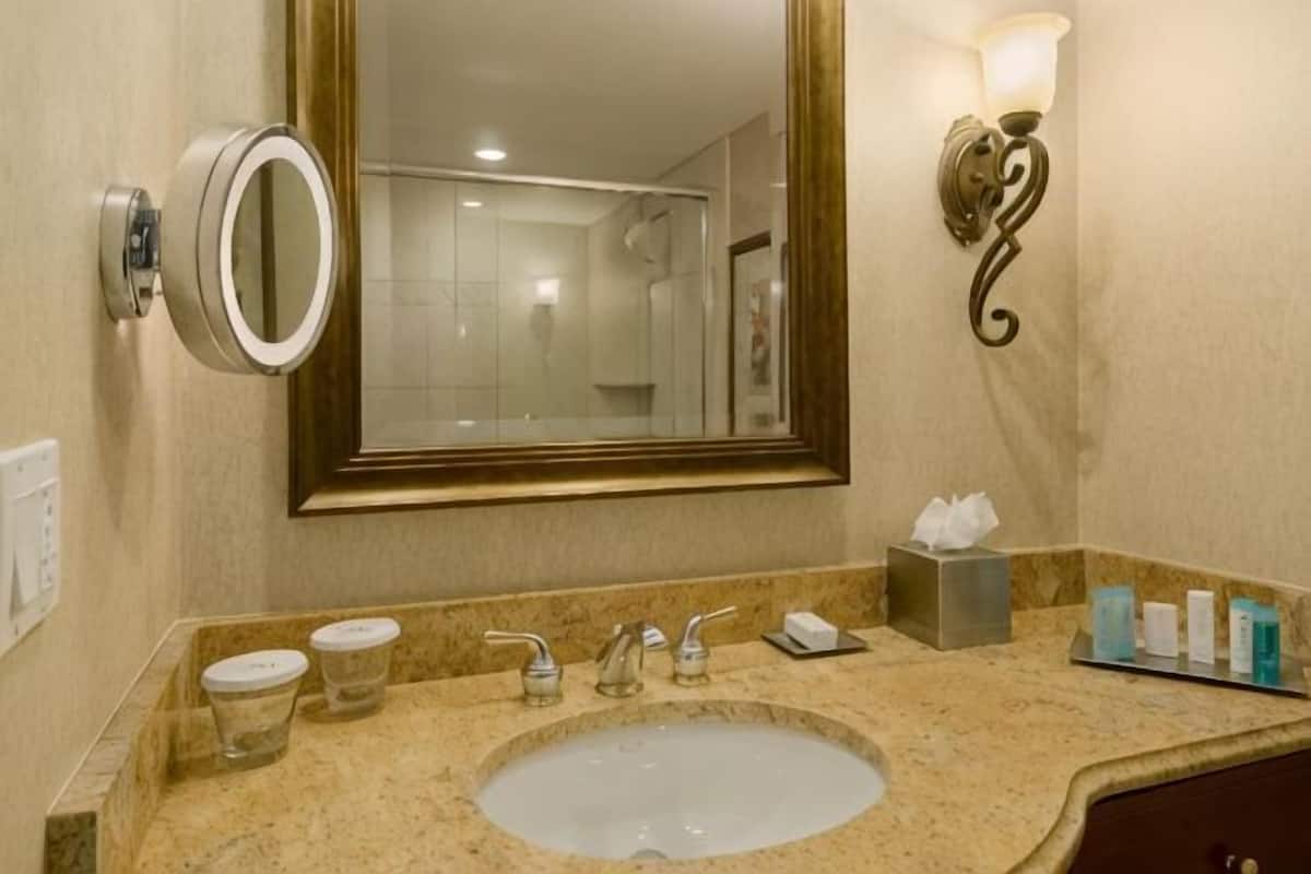 Bathroom | Free toiletries, hair dryer, towels, soap