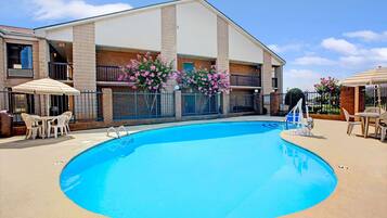 季節性室外游泳池