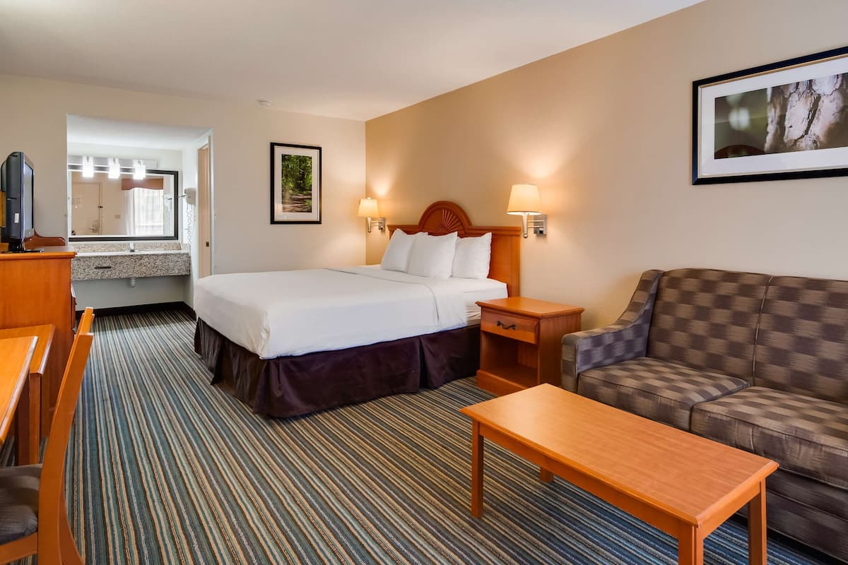 1 bedroom, iron/ironing board, free cots/infant beds, rollaway beds