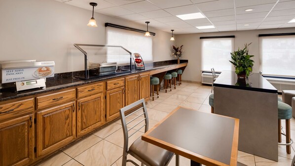 Free daily continental breakfast 