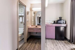 Tabla de planchar con plancha, camas extra, wifi gratis y ropa de cama