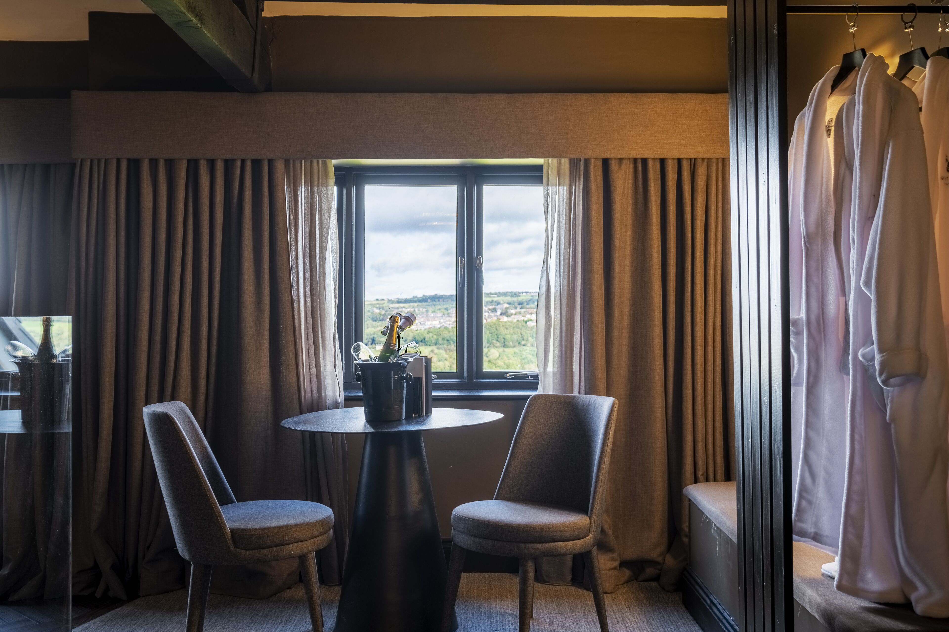 executive suite | living area | tv