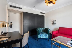 Junior-Suite | 1 Schlafzimmer, Minibar, Zimmersafe, Schreibtisch