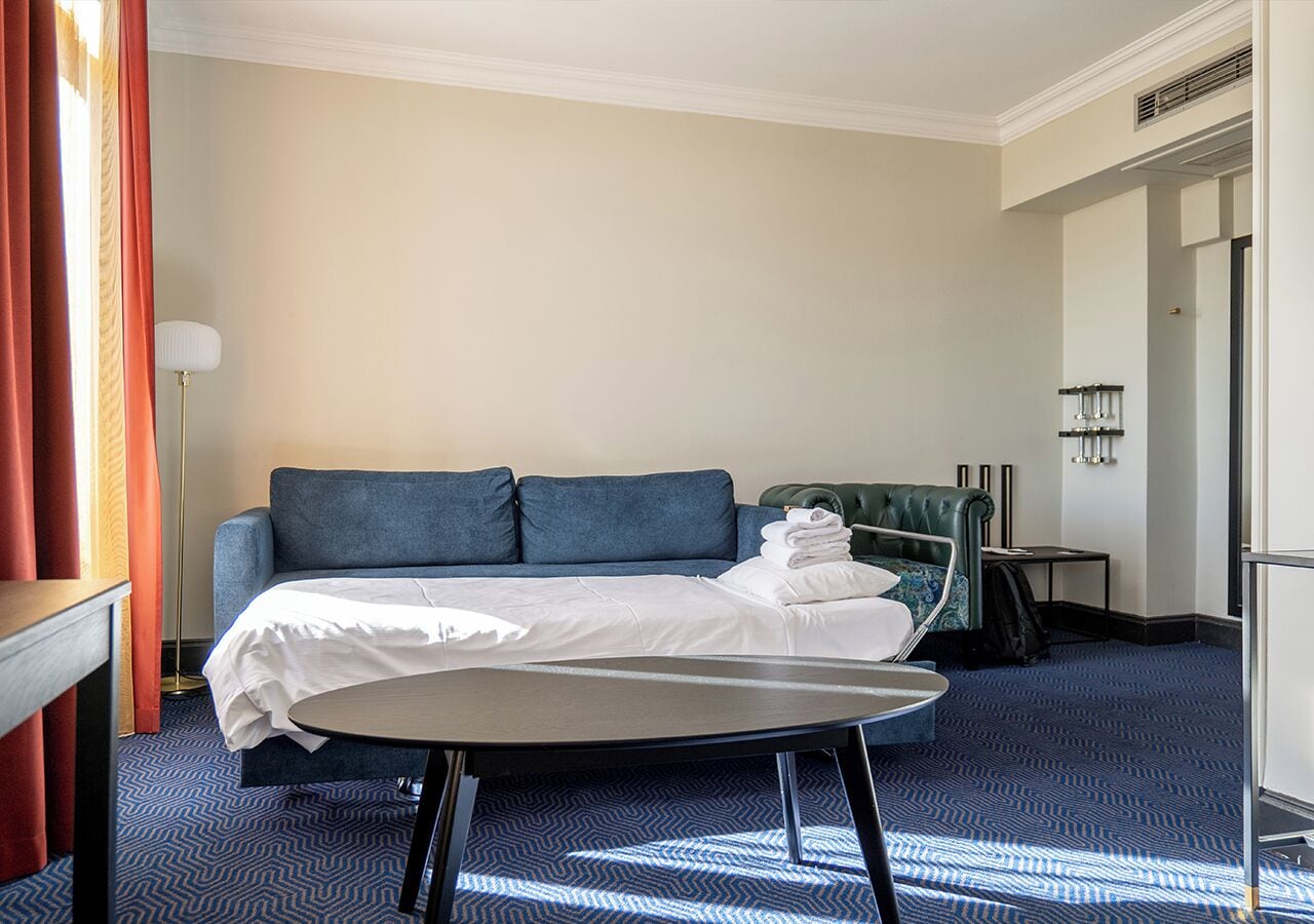 Ropa de cama hipoalergénica y minibar 