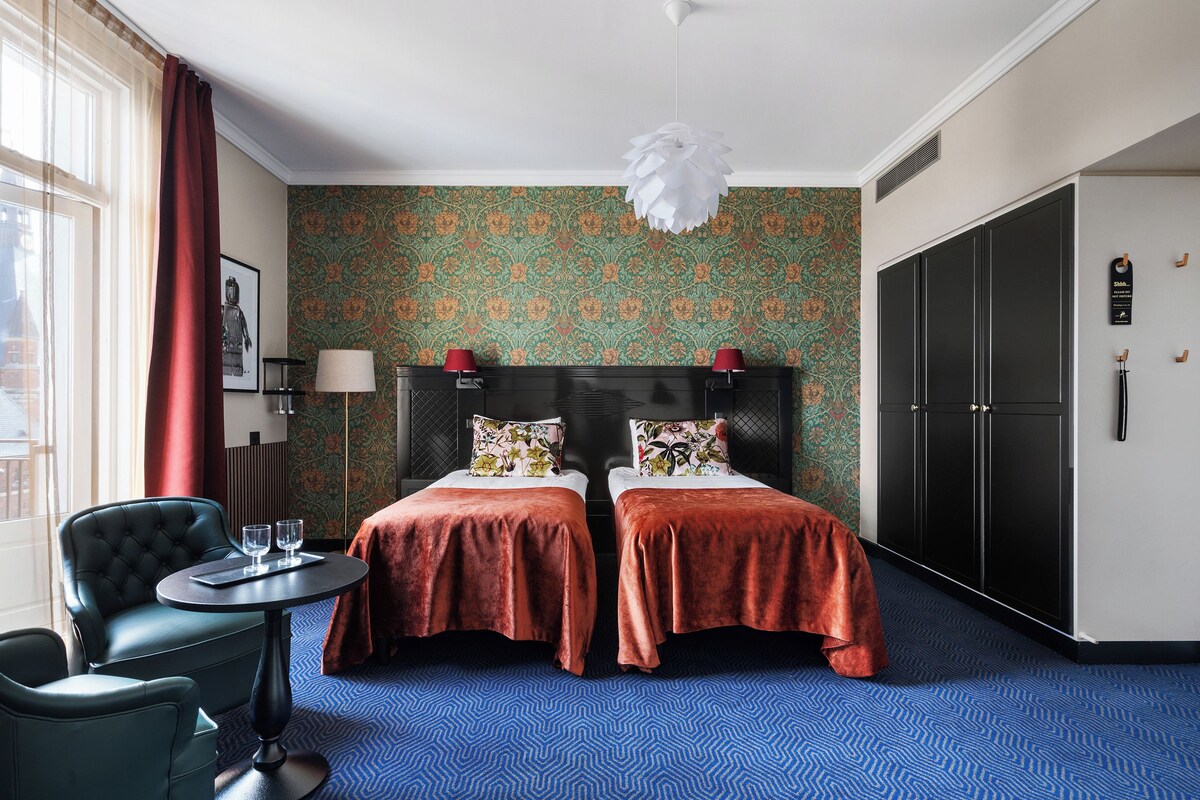 Classic Twin Room | Hypo-allergenic bedding, minibar, in-room safe, desk