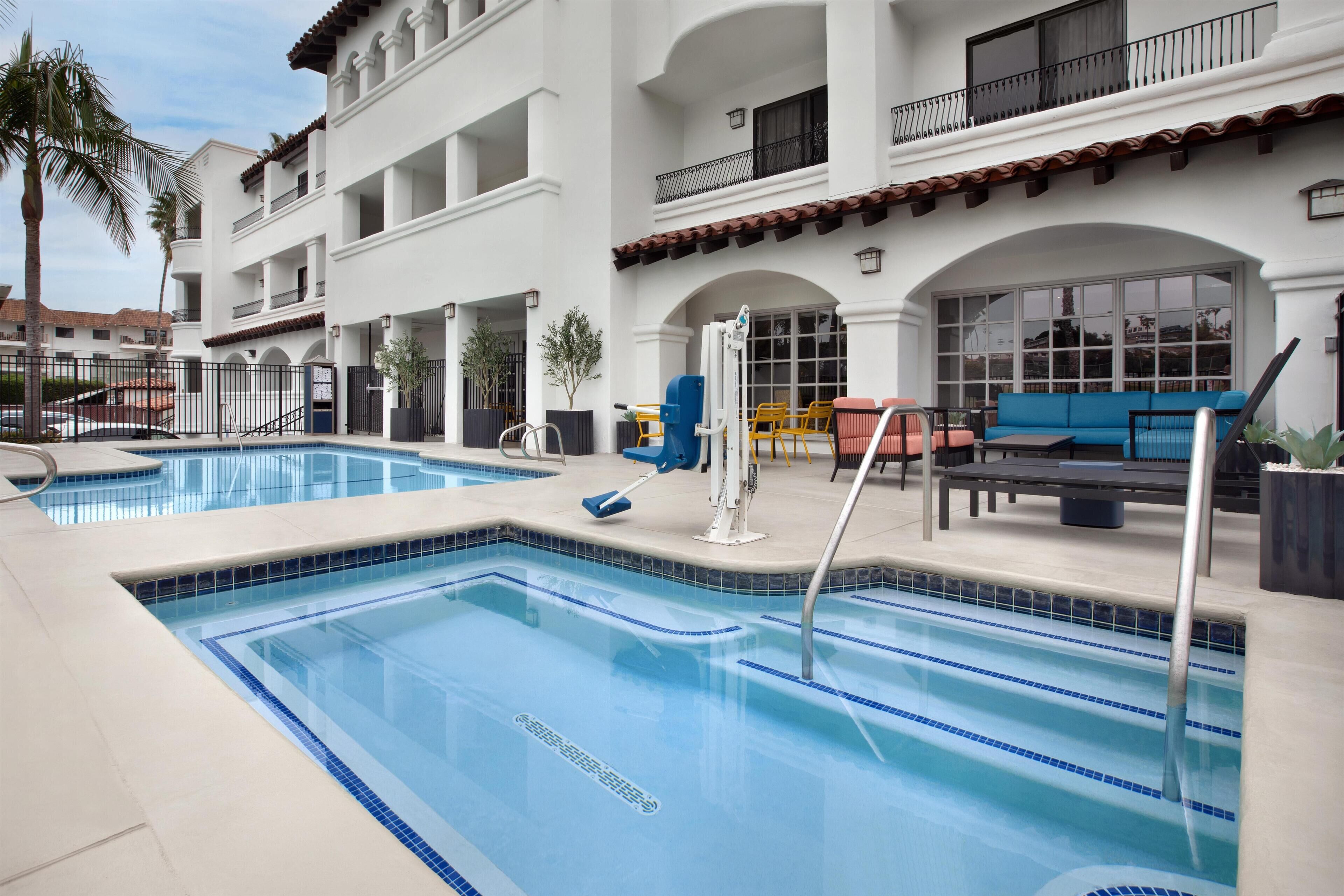 Outdoor pool, pool loungers
