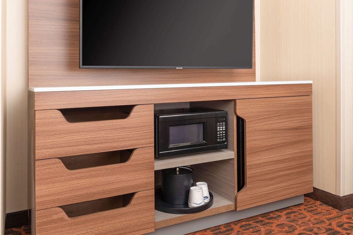 Literie de qualité supérieure, coffres-forts dans les chambres, bureau