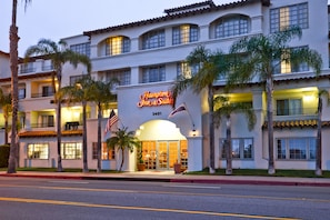 Front of property – evening/night - Hampton Inn & Suites San Clemente (San Clemente)