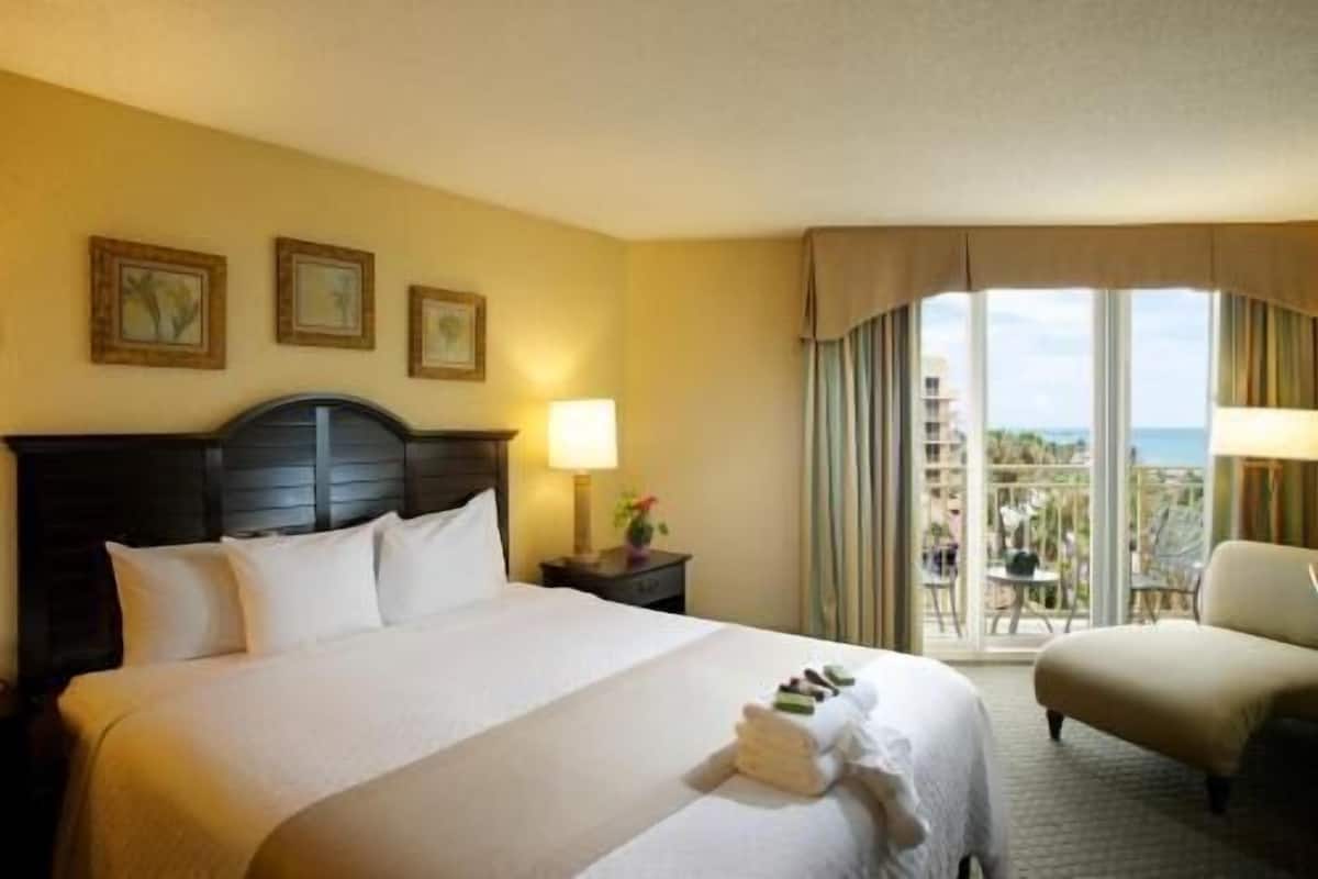 1 bedroom, premium bedding, in-room safe, laptop workspace
