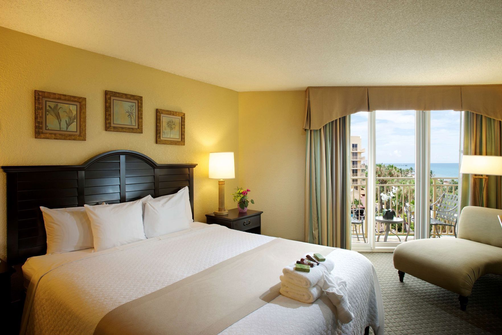 1 bedroom, premium bedding, in-room safe, laptop workspace