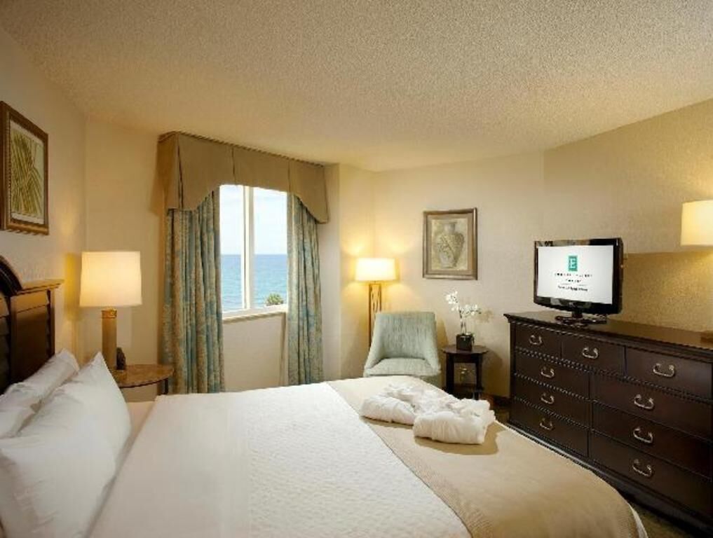 1 bedroom, premium bedding, in-room safe, laptop workspace