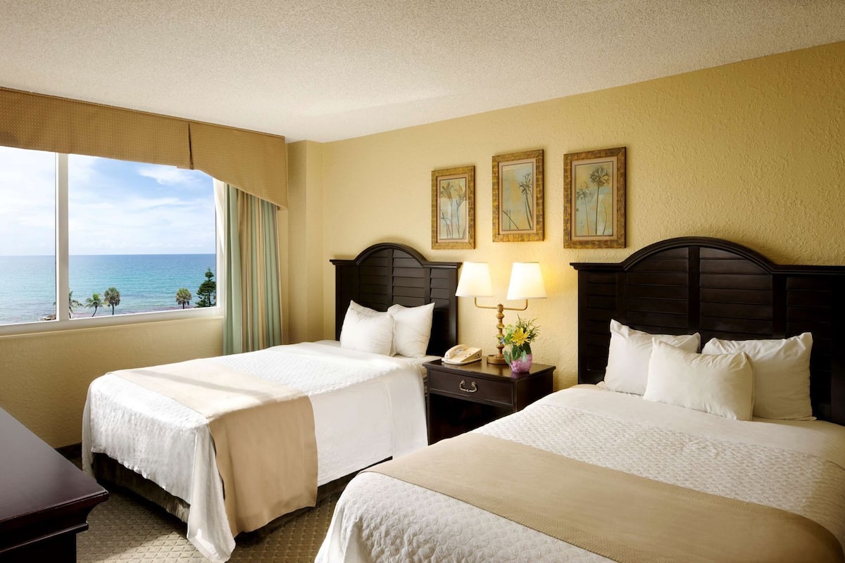 1 bedroom, premium bedding, in-room safe, laptop workspace