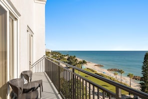 Deluxe Suite, 1 King Bed, Oceanfront, Accessible Roll-in Shower, Corner Wraparound Balcony | View from room