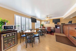 Free continental breakfast