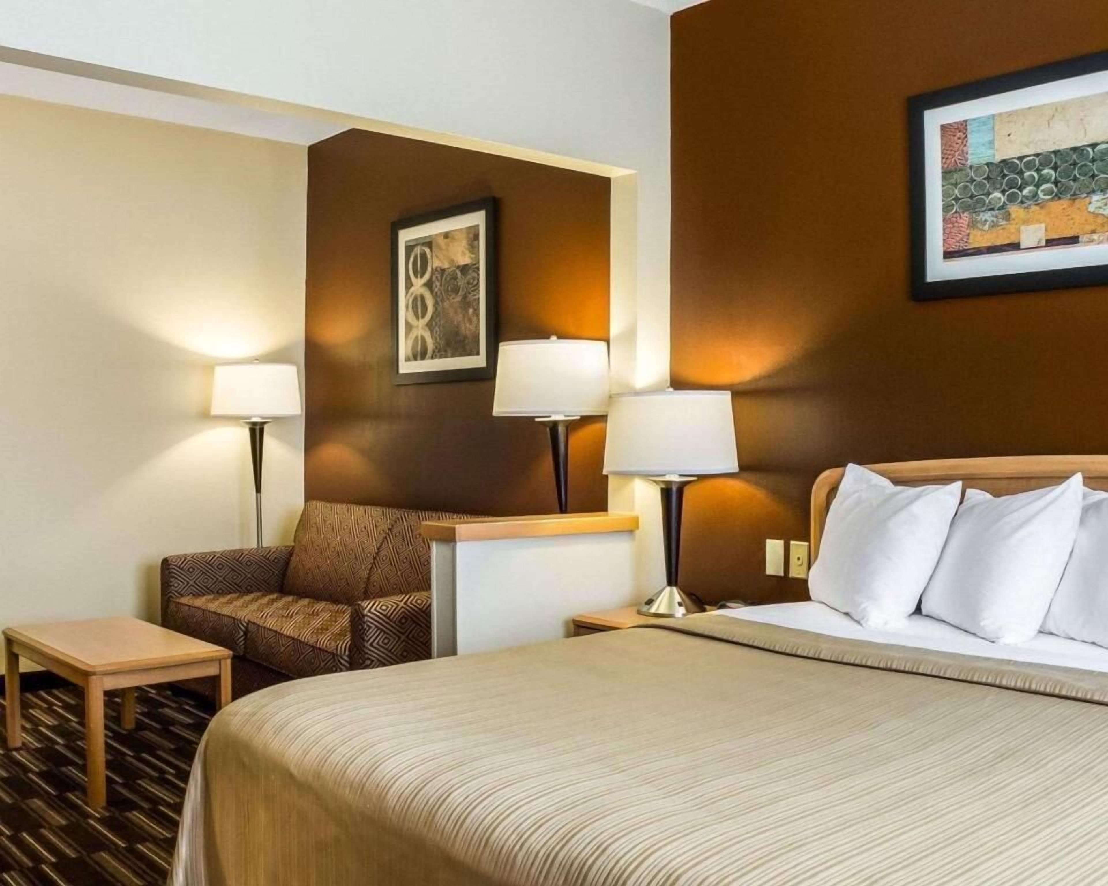 desk, blackout curtains, iron/ironing board, free wifi