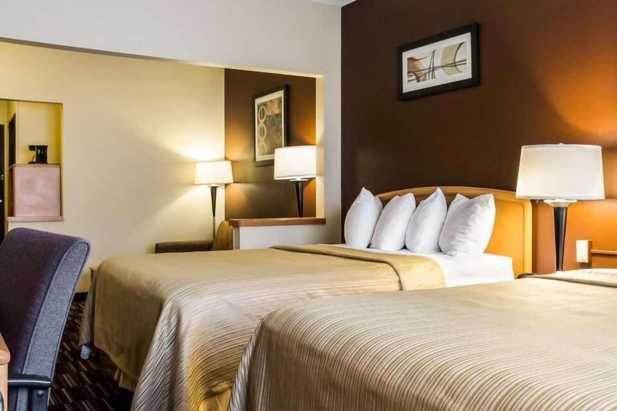 suite, multiple beds, non smoking | desk, blackout curtains, iron/ironing board, free wifi