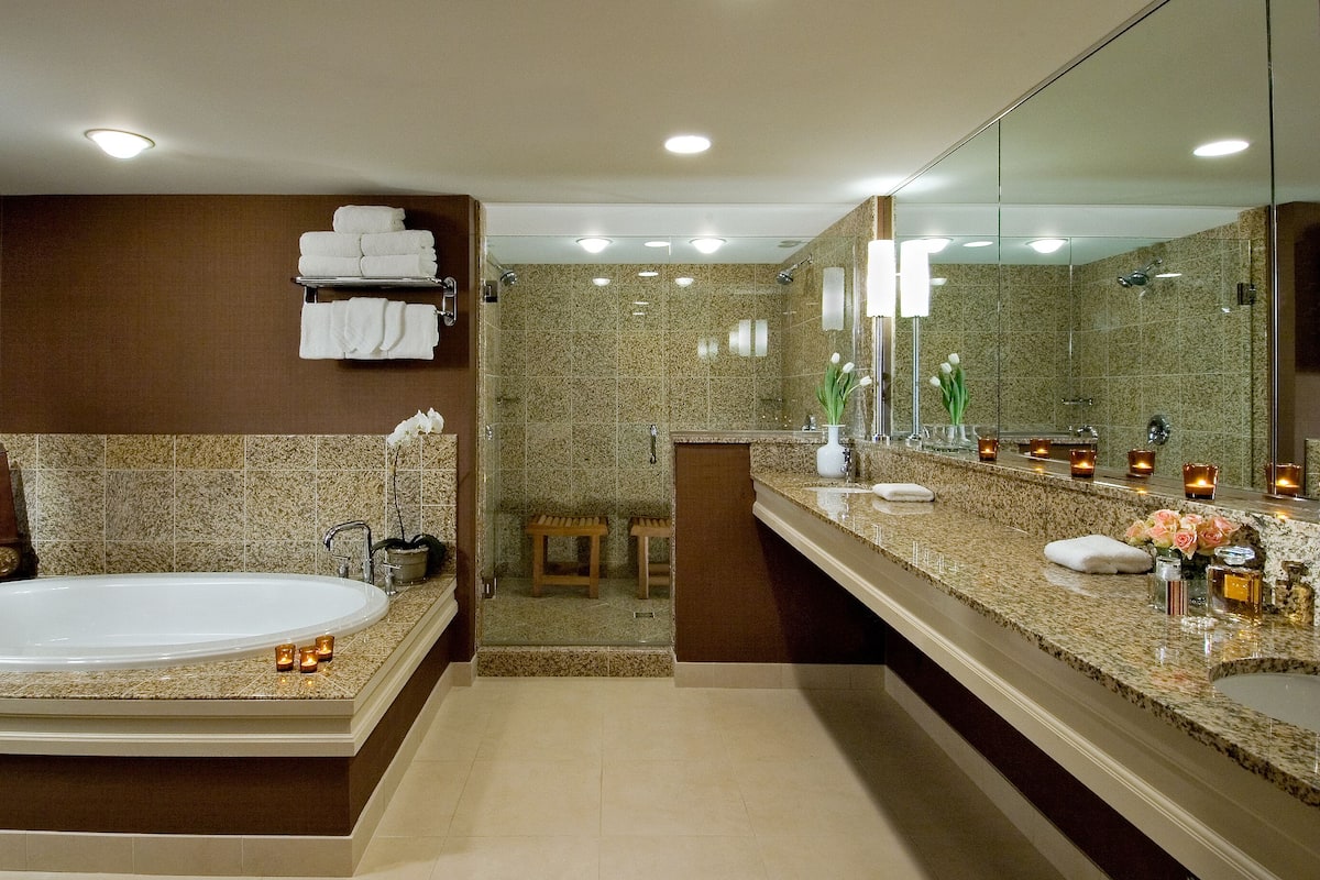 Presidential Suite, 1 King Bed, Non Smoking | Bathroom shower