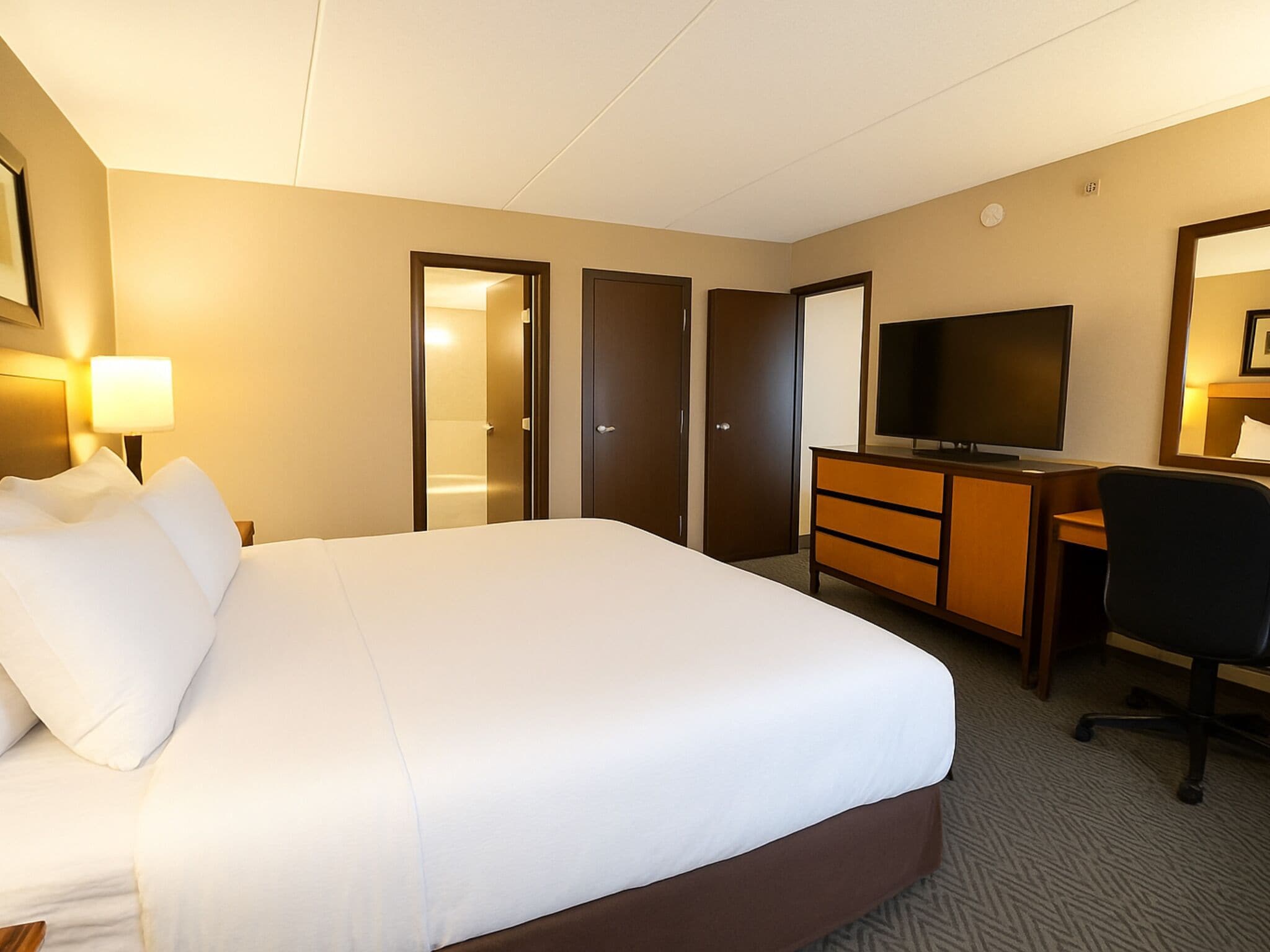 Suite, 1 King Bed, Balcony | Premium bedding, in-room safe, desk, blackout drapes