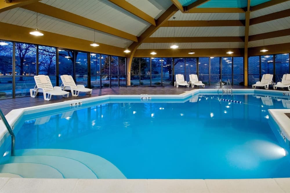 DoubleTree by Hilton Chicago - Arlington Heights
