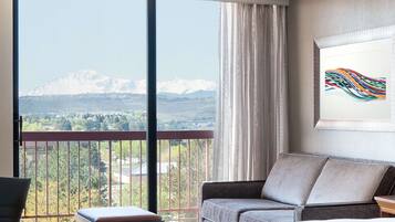 Hochwertige Bettwaren, Betten mit Memory-Foam-Matratzen, Zimmersafe