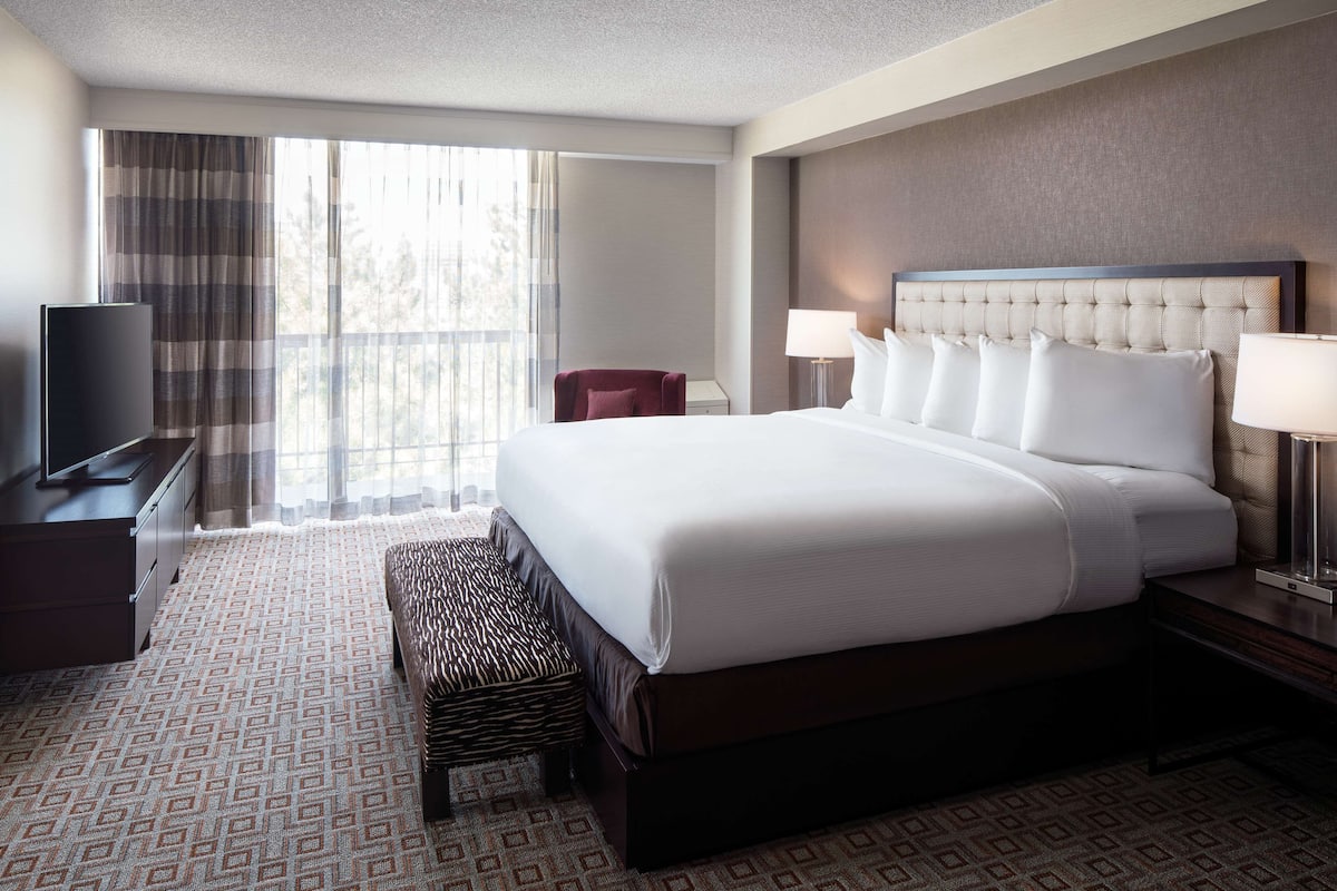 Premium bedding, memory foam beds, in-room safe, desk