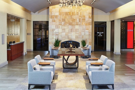 Breakfast and dinner served . DoubleTree by Hilton Hotel Salt Lake City Airport